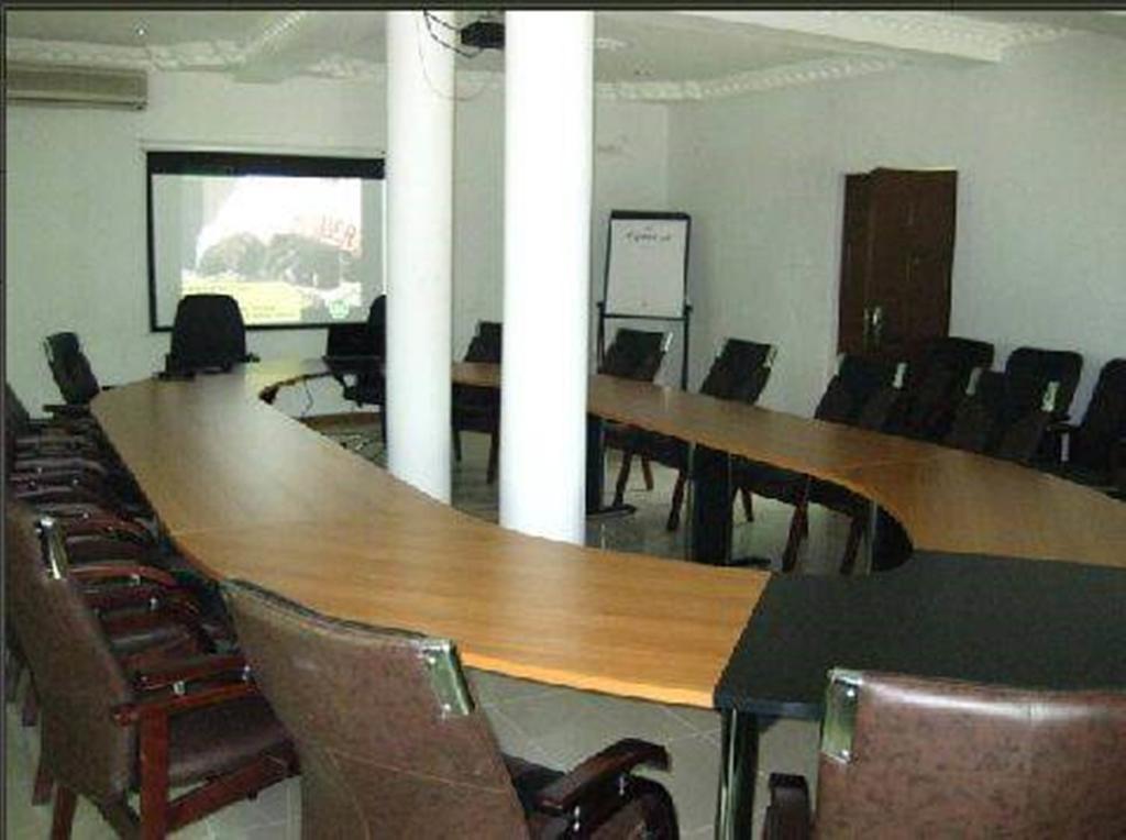 Denis Hotel Abuja Mobushipe Eksteriør billede