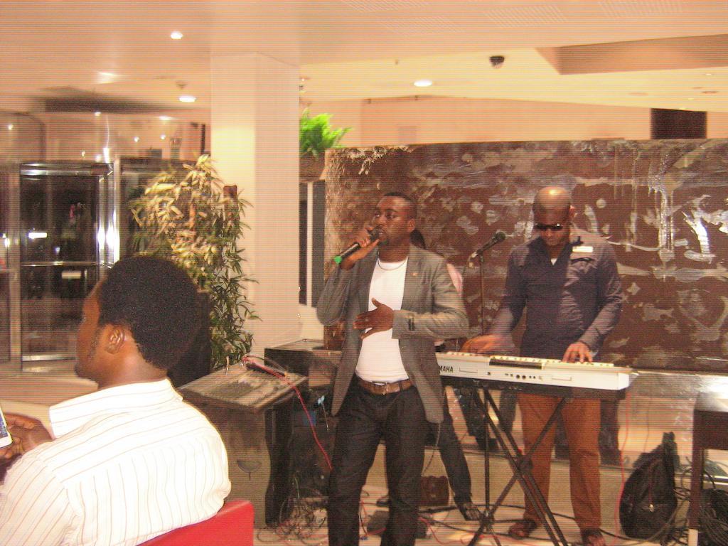 Denis Hotel Abuja Mobushipe Eksteriør billede