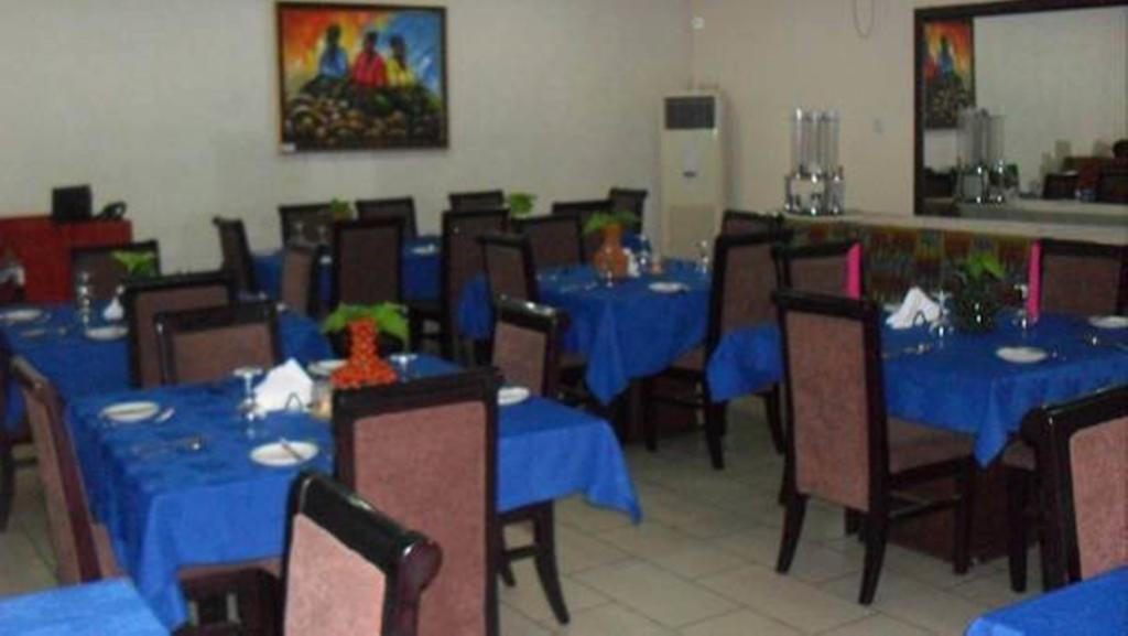 Denis Hotel Abuja Mobushipe Eksteriør billede