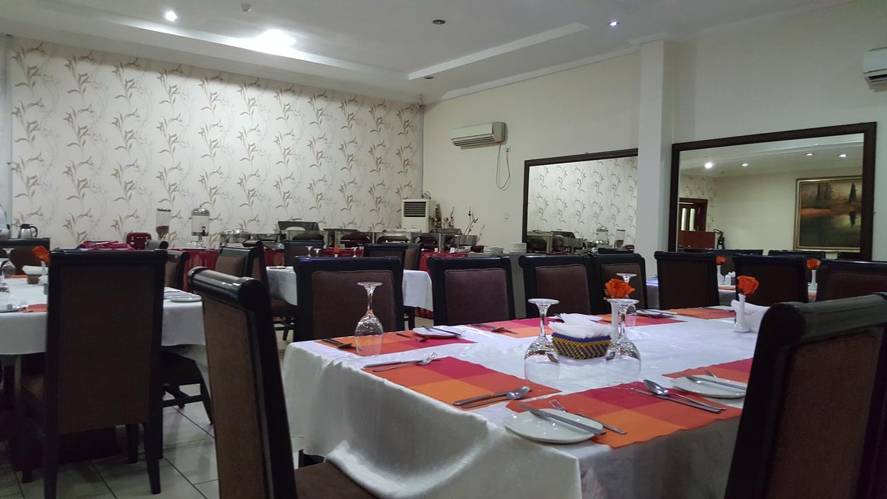 Denis Hotel Abuja Mobushipe Eksteriør billede