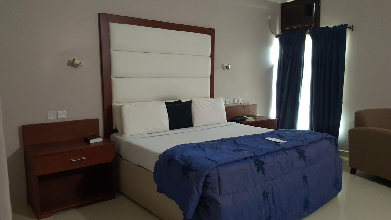 Denis Hotel Abuja Mobushipe Eksteriør billede