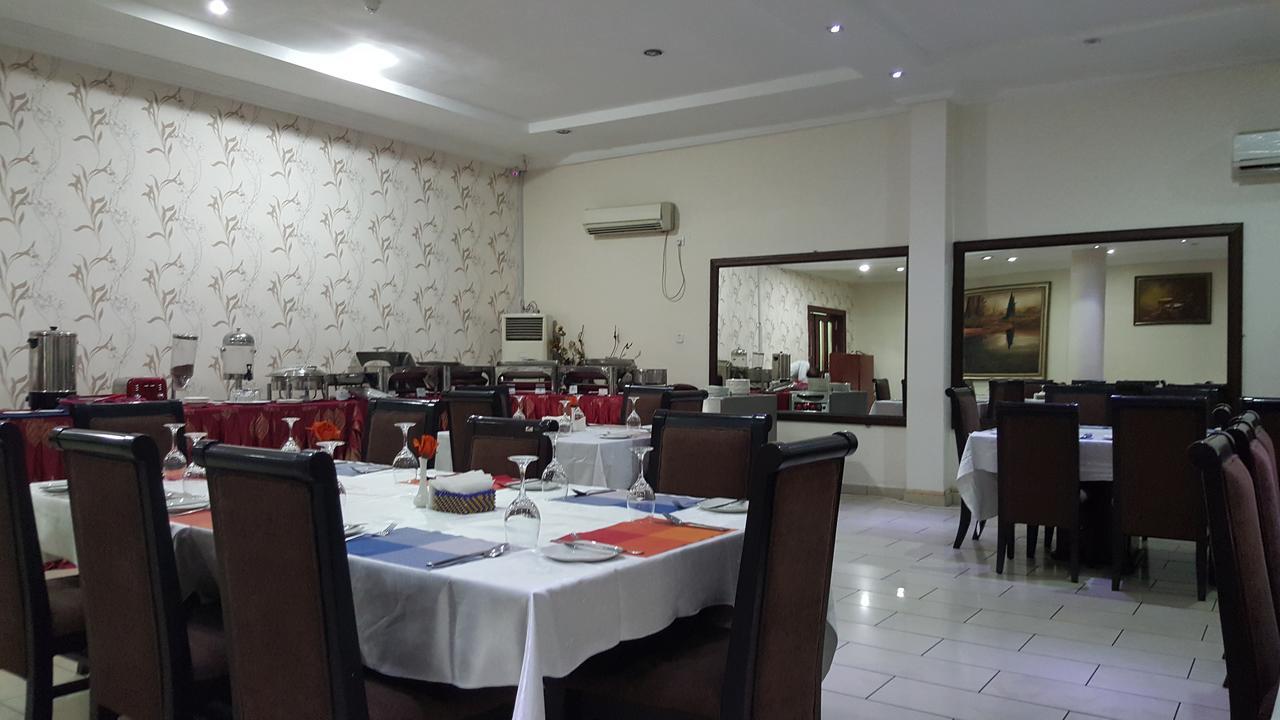 Denis Hotel Abuja Mobushipe Eksteriør billede